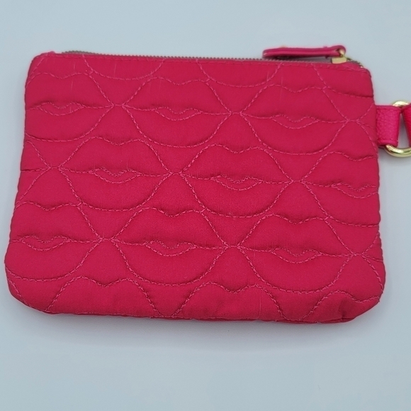 Betsey Johnson Barbie Pink Quilted Lip Wristlet NEW #671 - Picture 7 of 16